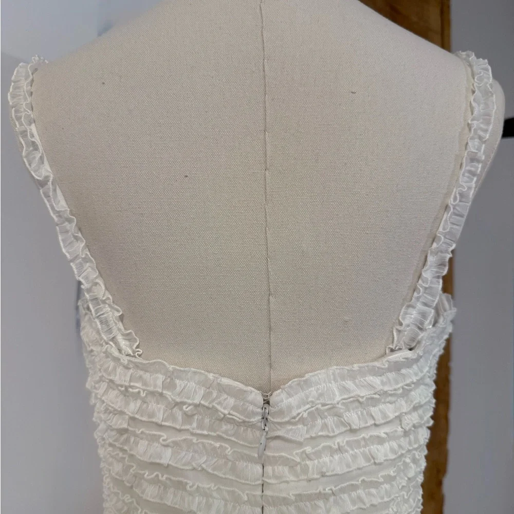 Elegant White Wedding Dress by San Patrick - Picture 4 of 11